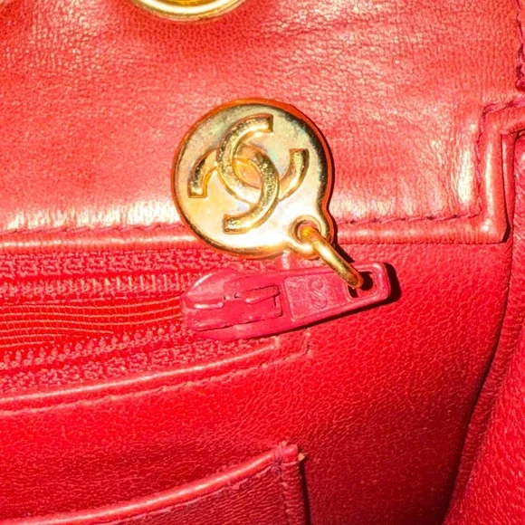 Chanel Red Quilted Leather Shoulder Bag - Picture 10 of 16